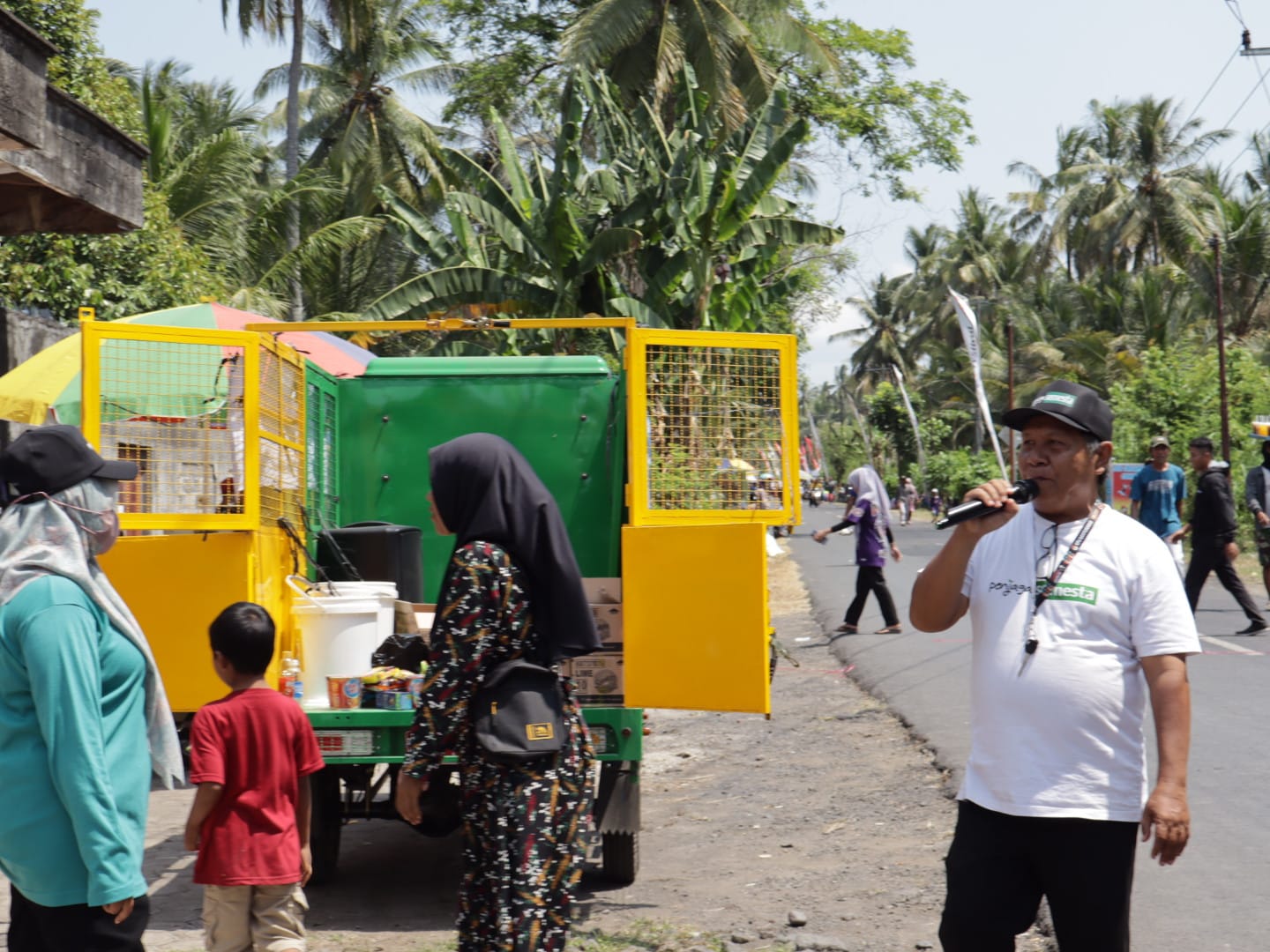 Tosa Keliling "Tosling": Upaya Kreatif untuk Mendorong Partisipasi Masyarakat dalam Layanan Pengelolaan Sampah  